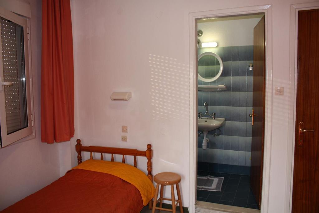 Dionyssos Hotel Limenas  Ruang foto