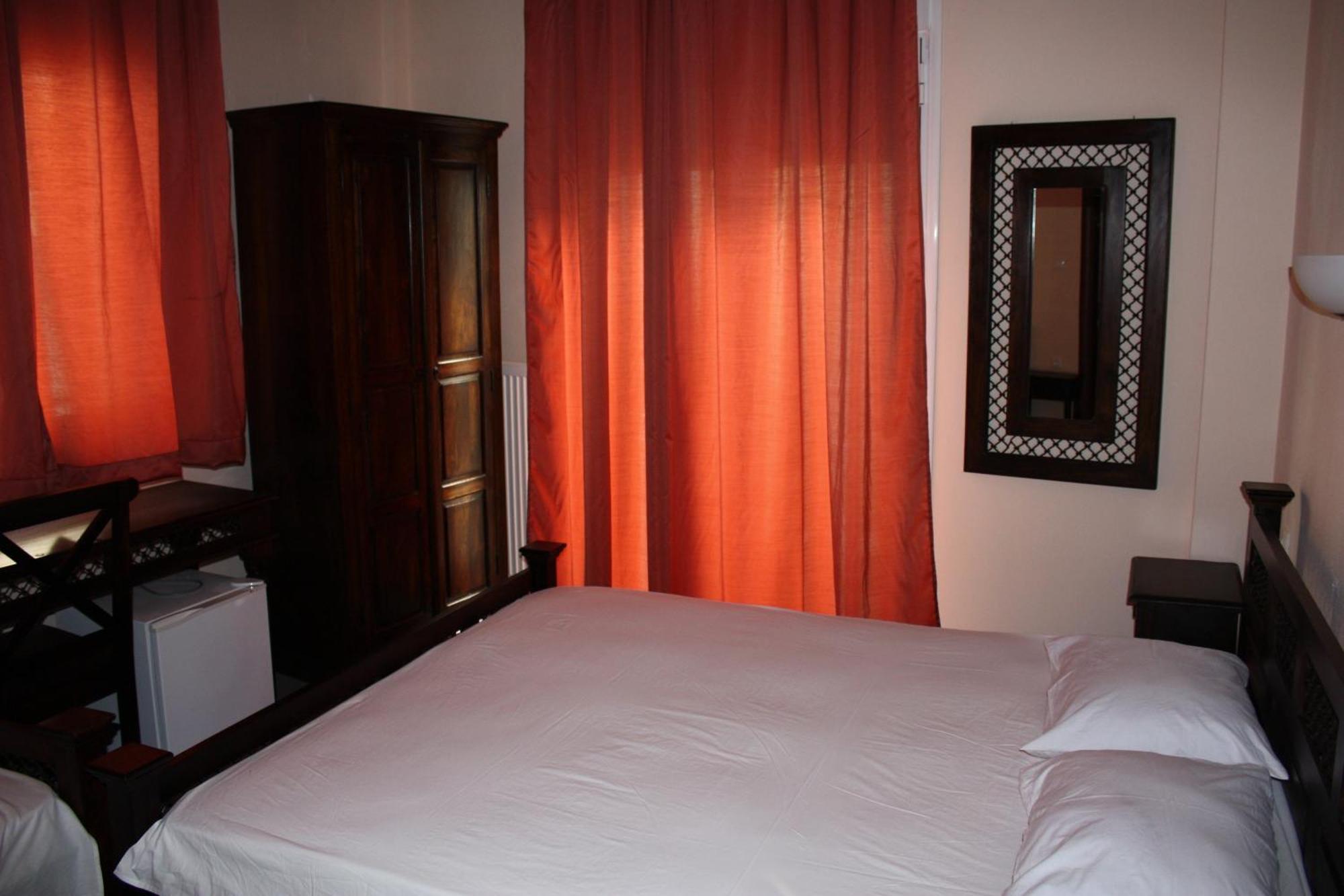 Dionyssos Hotel Limenas  Bagian luar foto