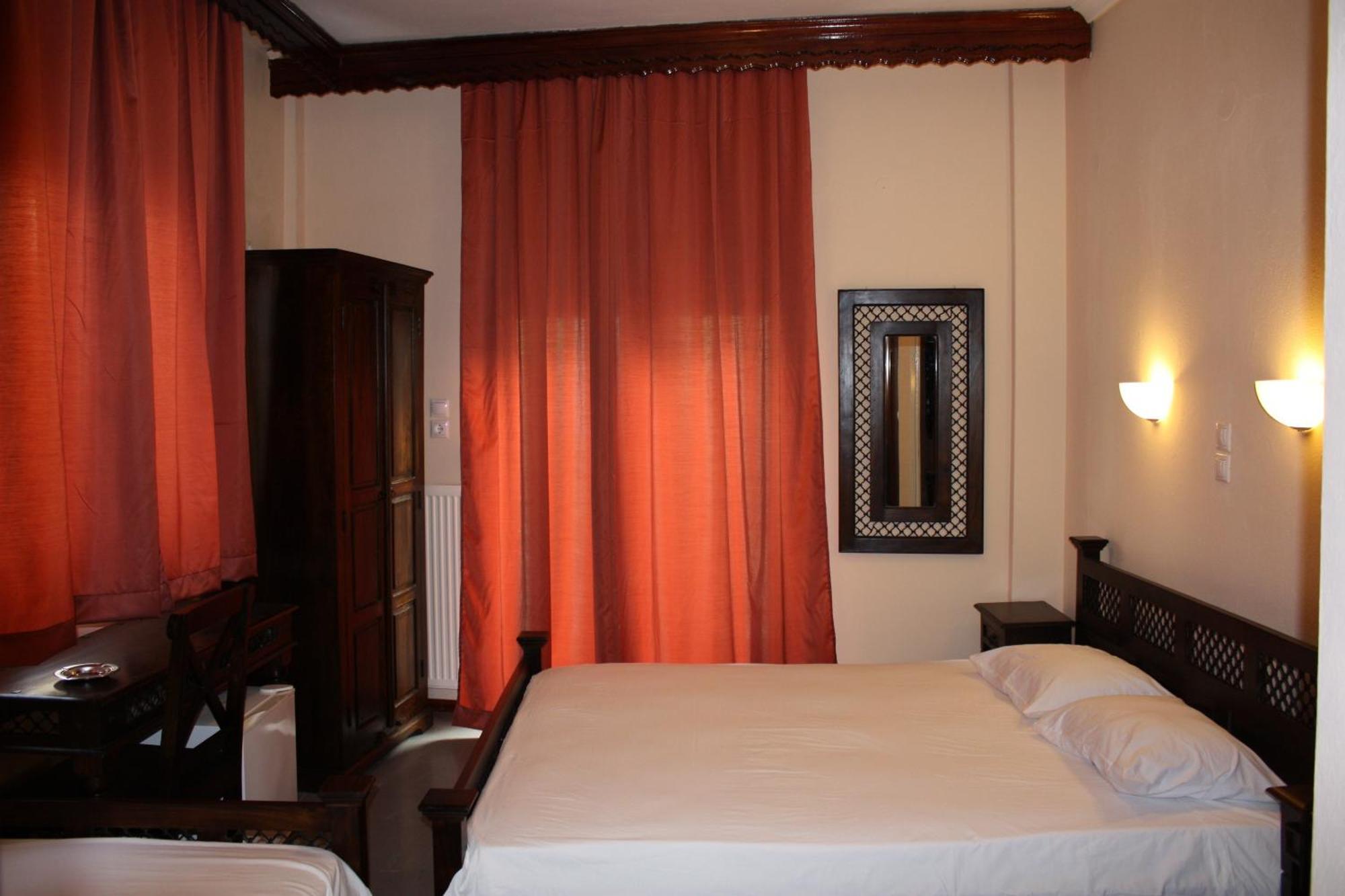 Dionyssos Hotel Limenas  Bagian luar foto