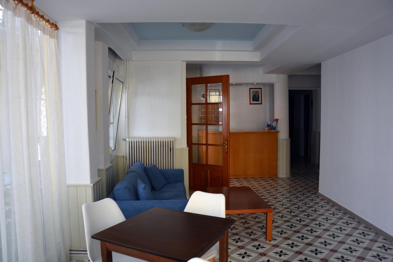 Dionyssos Hotel Limenas  Bagian luar foto