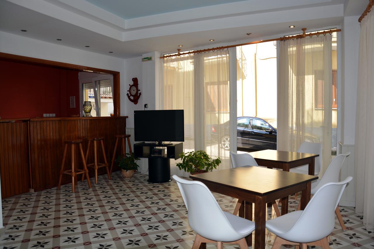 Dionyssos Hotel Limenas  Bagian luar foto