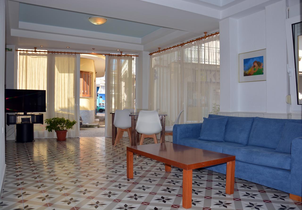 Dionyssos Hotel Limenas  Bagian luar foto